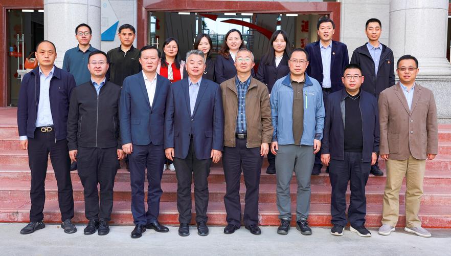 校企协同育人的“成都样本” 机电学院与宏明双新、鲲鹏智能装备的融合实践